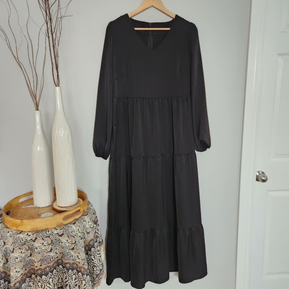 Long-sleeved Ruffle Dress - Picture 4 of 9